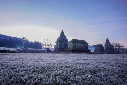 Dieng Ada di Daerah Tropis, Kenapa Sampai Muncul Embun Es? Ini Penjelasan BMKG