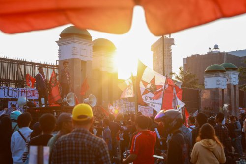 Ketahui Dampak Psikologis Anak Terpapar Konten Demo dan Cara Bijak Menjelaskannya