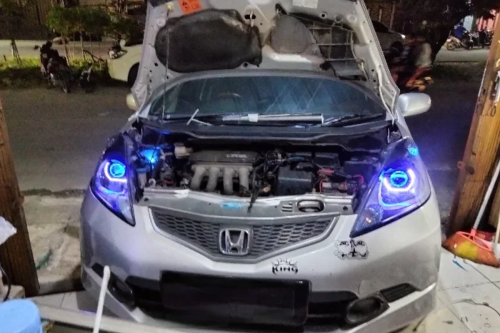 modifikasi kendaraan, lampu Bi-LED, pemasangan lampu, kendala soket, Kendala Pemasangan Lampu Bi-LED dan Solusinya