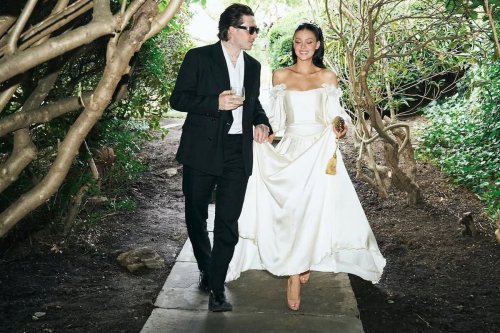 Top 7+ Detail Gaya Nicola Peltz Saat Pembaruan Janji Nikah, Pakai Gaun 1980-an Milik Ibu