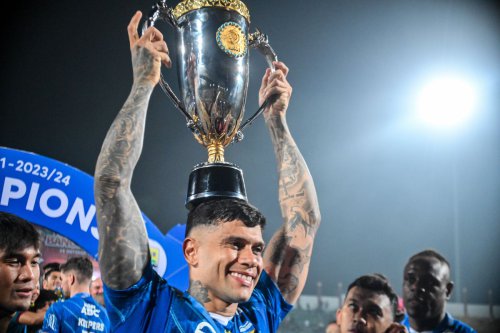 Persib, Ciro Alves, Liga 1 2024-2025, Persib Bandung, Persib Bandung vs PSS Sleman, Robert Rene Alberts, Luis Milla, Persib vs PSS, Bojan Hodak, Ciro Alves Berpisah dengan Persib, dari Patah Bahu Hingga Dapat Cinta Bobotoh&nbsp;