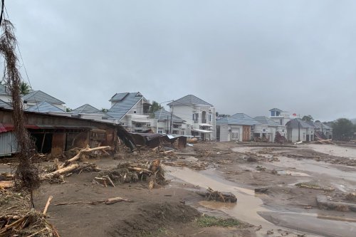 Banjir di Kota Padang, Ribuan Porsi MBG Dialihkan untuk Para Korban