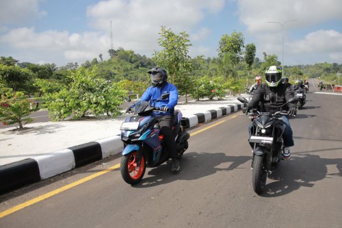 motor sport, motor bebek, motor matik, sistem penggerak, kopling basah, kopling kering, JASO MA, JASO MB, motor manual, pelumas mesin, Perbedaan Sistem Pengoperasian Motor Manual dan Matik
