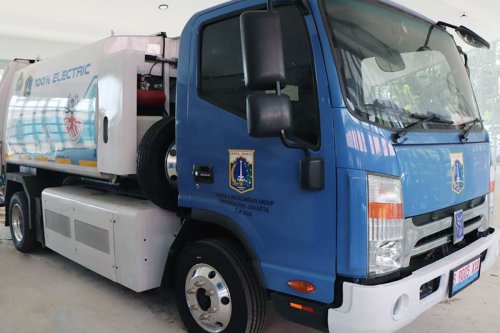 Truk Sampah Listrik DKI Jakarta Resmi Beroperasi
