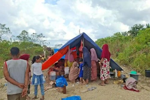 Banjir Bandang Aceh Timur, Warga Bertahan Hidup dengan Makanan Hanyut hingga Masih Tidur di Tenda Terpal