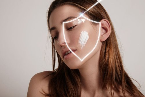 Top 12+ Rekomendasi Sunscreen Non-comedogenic Ringan untuk Kulit Sensitif dan Berjerawat