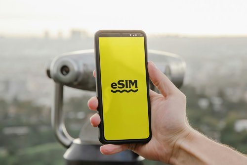 3 Cara Cek HP Support eSIM di Android dan iPhone dengan Mudah