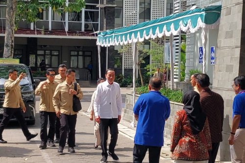Jokowi Hadiri Reuni Angkatan 80 Fakultas Kehutanan UGM