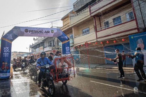 Mengenal Perang Air di Riau, Tradisi Imlek yang Menyatukan Warga