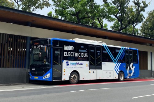 Malam Tahun Baru 2026, Jalan Ditutup dan Ada Penyesuaian Rute TransJakarta