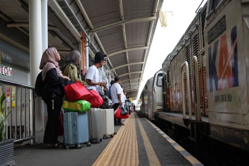 Face Recognition, Stasiun Kutoarjo, Jawa Tengah, Daop 5 Purwokerto, Face Recognition Boarding Gate, boarding pass, Penumpang Kereta di Stasiun Kutoarjo Diajak Pakai Face Recognition