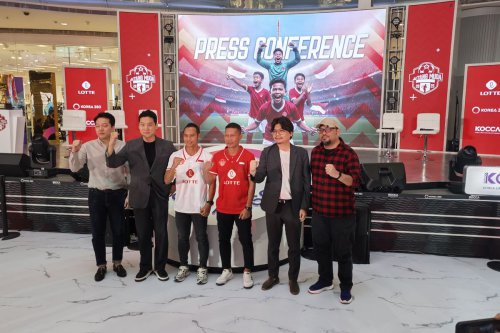 2 Legenda Timnas Indonesia Beri Ilmu ke 40 Pesepak Bola Cilik Tanah Air