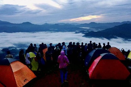 Toraja, Lolai, Menikmati Keindahan Matahari Terbit di Lolai, Saat Toraja Serasa Negeri di Atas Awan