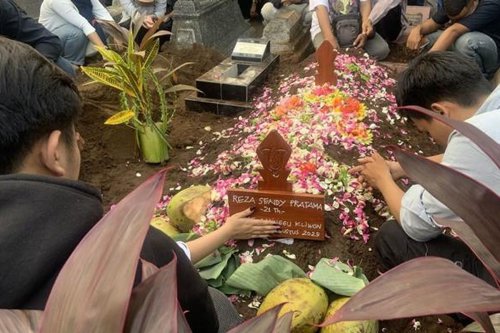 Top 7+ Fakta Kematian Rheza Sendy, Mahasiswa Amikom yang Tewas saat Demo di Mapolda DIY
