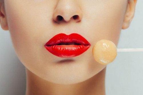 Top 5+ Warna Lipstik Terbaik untuk Kencan Pertama Menurut Pakar