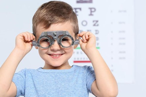 Solusi Mata Minus pada Anak di Era Digital, Kenali Manfaat Ortho-K
