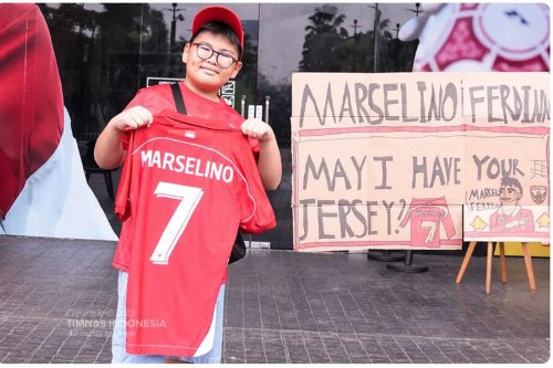 Berakhir Bahagia, Kenneth Dapat Jersey Bersejarah Marselino Ferdinan