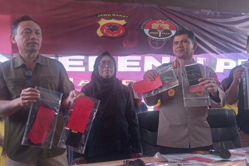 Tutupi Wajah, Dalang Sindikat Penjualan Bayi ke Singapura Ditangkap Saat Baru Tiba di Bandara