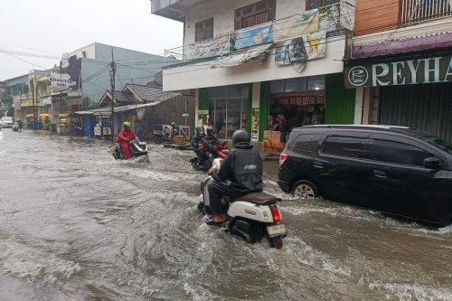 BMKG Prakirakan Cuaca Jawa Barat hingga 31 Januari, Sejumlah Daerah Ini Berstatus Siaga