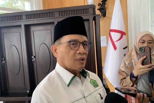 Viral di Medsos, Wamenag Angkat Bicara Soal Aksi Gus Elham Cium Anak Perempuan
