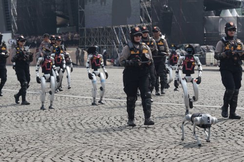 Polri Tampilkan 25 Robot Canggih Sambut HUT Bhayangkara ke-79, Apa Saja Tugasnya?
