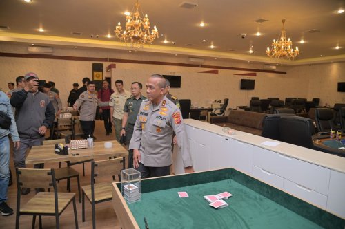 Polda Jabar, tempat perjudian, kasino, Kapolda Jabar, Rudi Setiawan, Tempat perjudian, Wali Kota Bandung, Farhan, akses kasino, Kasino di Bandung Pakai Akses Kartu dan PIN Khusus: Kapolda Jabar Terkejut, Wali Kota Akui Kecolongan