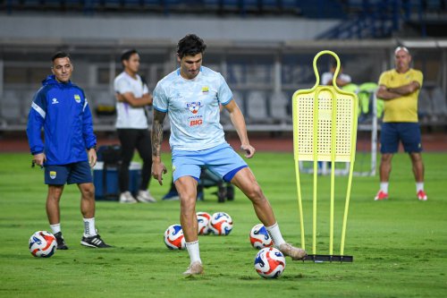Kesabaran Bojan Hodak Menanti Kontribusi Sergio Castel di Persib