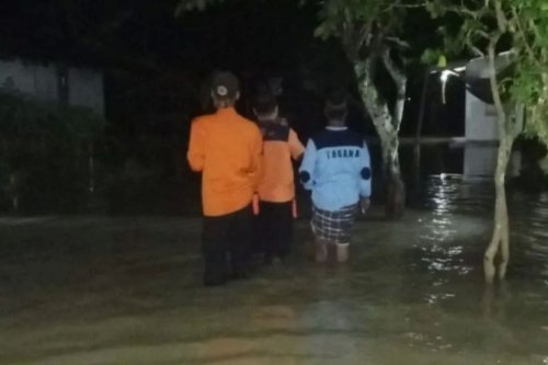Banjir Sungai Cidanau Rendam Rumah dan Ponpes di Cinangka Serang
