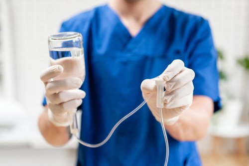 IV Drip Tak Hanya untuk Orang Sakit, Ini Panduan Aman Penggunaannya