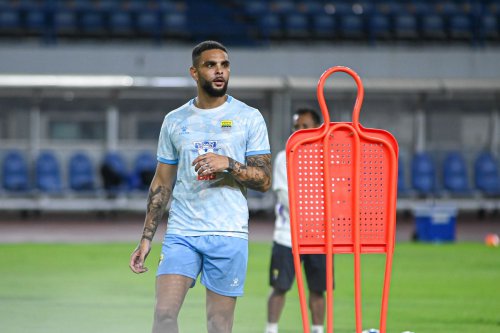 Persib Vs Persik, Bojan Hodak Kabarkan Kesiapan Layvin Kurzawa