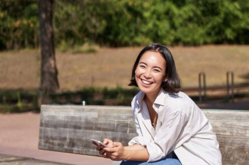 Top 7+ Ciri Orang dengan Energi Positif, Memancarkan Ketenangan