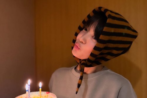 Outfit Song Hye-kyo Saat Ultah ke-44, Youthful dengan Headscarf