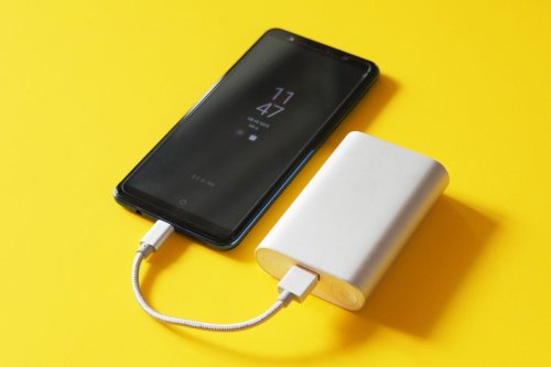 Pesawat Ini Terpaksa Dialihkan akibat Power Bank di Bagasi