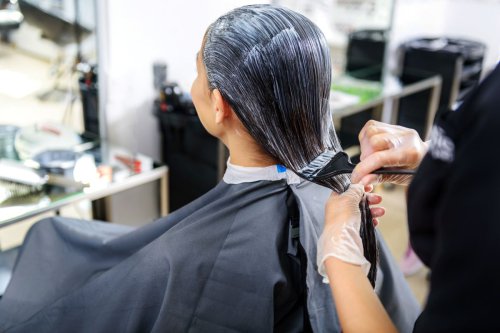 Tips Memilih Warna Rambut Sesuai Skin Tone Menurut Hairdresser