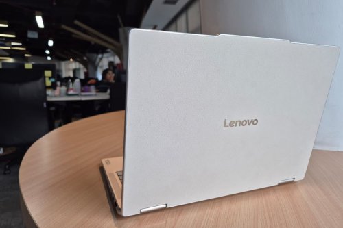 Begini Rasanya Produktif Seharian Pakai Lenovo Yoga 7i 2-in-1 Berlapis Silicone Vegan Leather