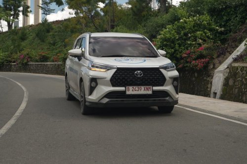 Toyota Ungkap Alasan Veloz Kini Cuma Ada Versi Hybrid