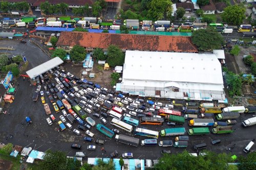 Pemudik Sebut Macet Gilimanuk Tahun Ini Paling Parah, Belasan Jam Antre Belum Masuk Kapal