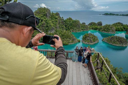 Menparekraf: Wisata di Raja Ampat Tetap Aman Dikunjungi, Wayag dan Manyaifun Saja yang Ditutup Sementara
