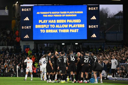 Guardiola Kecam Sorakan Fan Leeds ke Pemain Man City Saat Jeda Buka Puasa