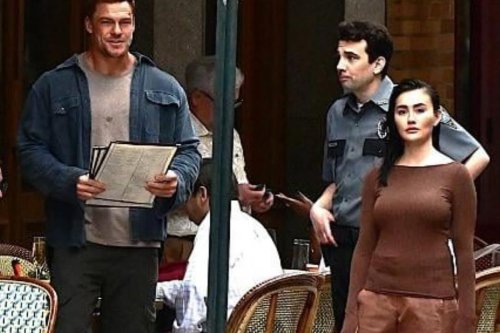 Joe Biden dan Agnez Mo Tak Sengaja Bertemu di Lokasi Syuting Serial Reacher