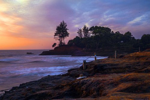 1. Pantai Panjang, 2. Pantai Tapak Paderi, 3. Pantai Linau, 4. Pulau Tikus, 5. Pulau Enggano, 6. Pantai Sungai Suci, 7. Pantai Lentera Merah, 8. Pantai Danau Gedang, 9. Pantai Pasar Bawah, 10. Pantai Laguna Samudra, Top 10+ Pantai di Bengkulu Rekomendasi untuk Liburan Sekolah Juni 2025