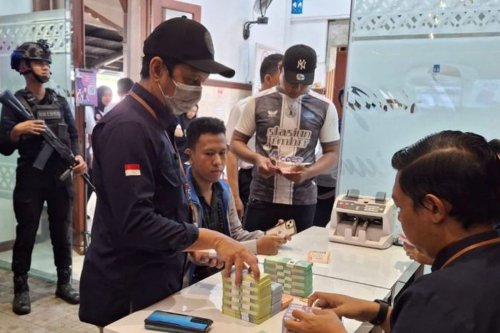 Penumpang Kereta Bisa Tukar Uang Baru di Stasiun Jember, Berikut Caranya
