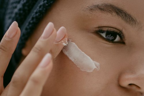 Tren Remaja Pakai Skincare Anti-aging, Perlukah?