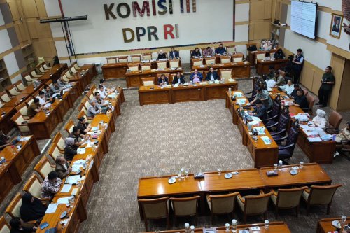 Komisi III DPR Minta Kejari Sleman Hentikan Kasus Suami Kejar Jambret yang Menjerat Hogi Minaya