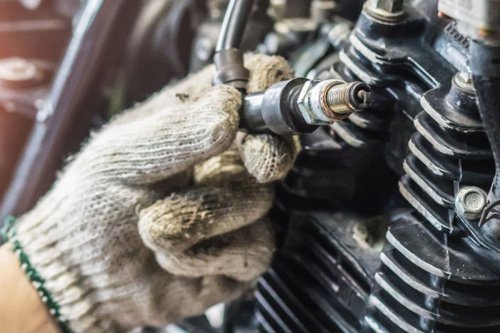 Tanpa Disadari, Ini Kebiasaan yang Bikin Usia Busi Motor Lebih Singkat