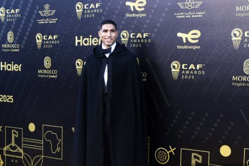 Achraf Hakimi Raih Pemain Terbaik Afrika, Kalahkan Salah dan Osimhen