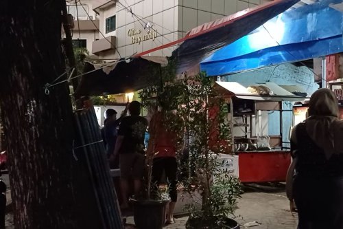 Bubur Ayam Barito Tetap Buka, Hanya Bisa Dibungkus dan Makan di Mobil