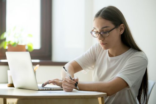 Tips Cek Typo Otomatis di Google Docs, Praktis dan Akurat