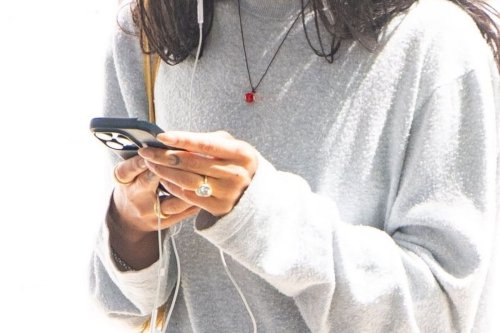 Cincin Tunangan Zo&euml; Kravitz dari Harry Styles Ditaksir Rp 9,6 Miliar, Ini Detailnya