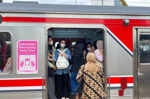 Ini Alasan Gerbong Perempuan KRL Selalu Berada di Ujung Rangkaian
